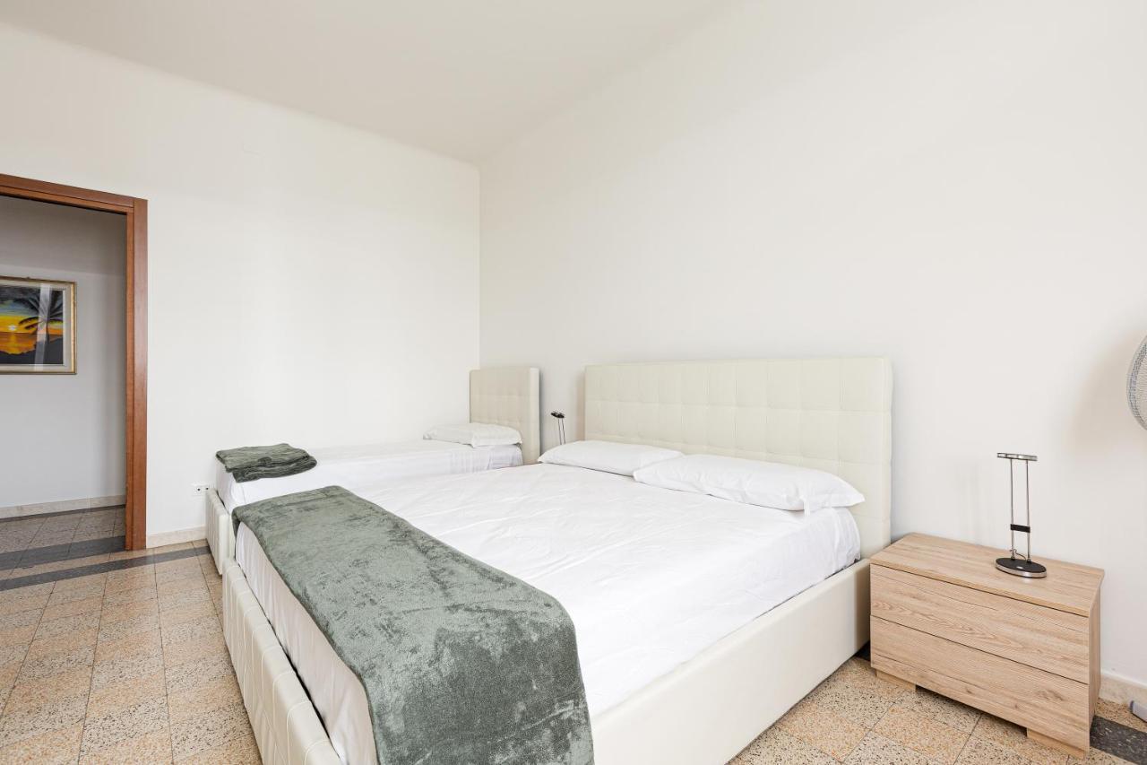 Guesthost - Ca' Granda M5 Bright Apartment Milan Exterior photo